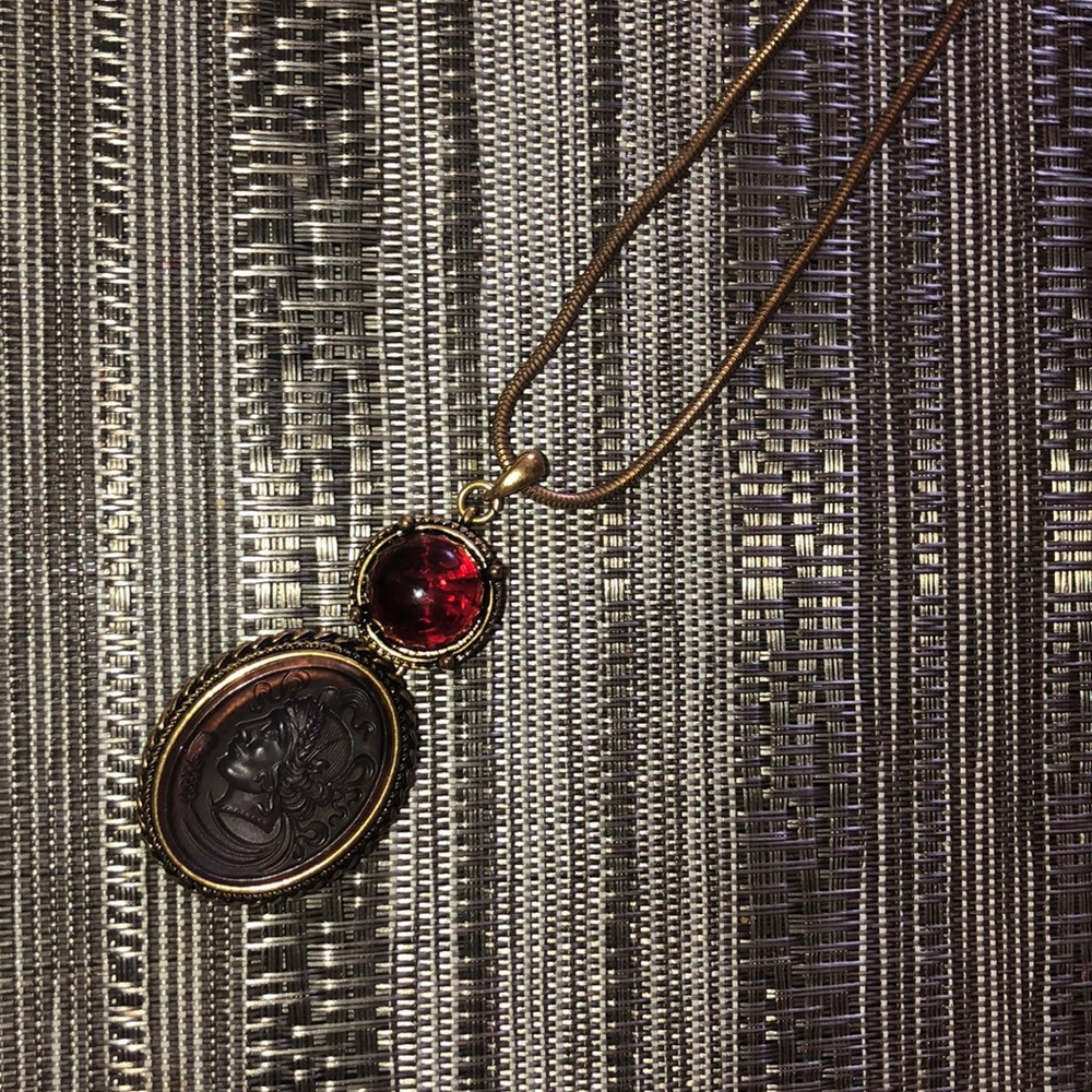 Camio Necklace